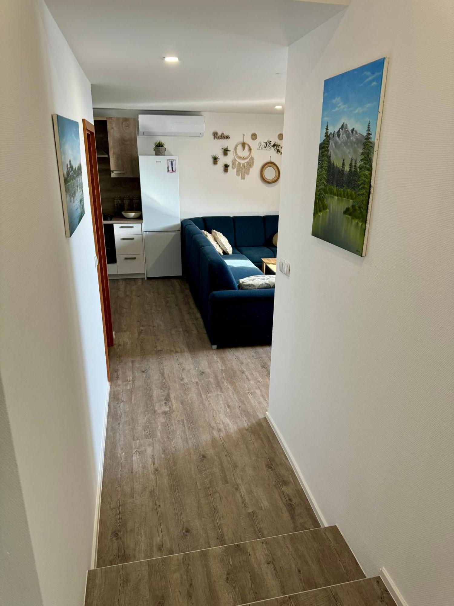 Sunny Oak Estate Apartment Menges Exterior photo