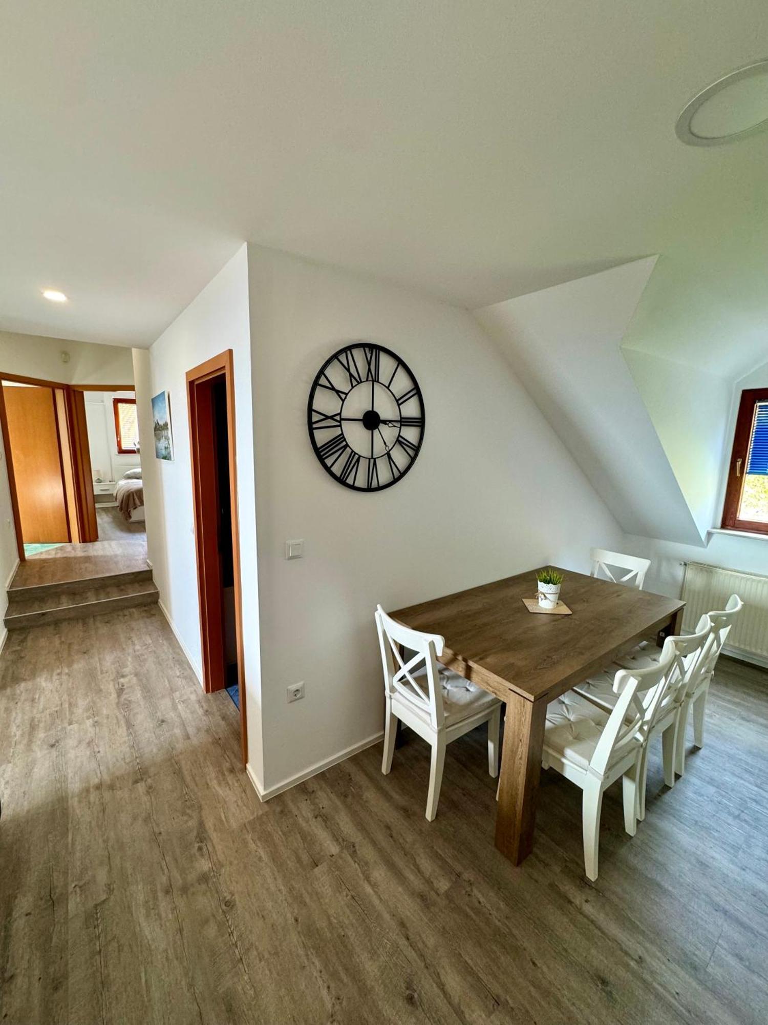 Sunny Oak Estate Apartment Menges Exterior photo